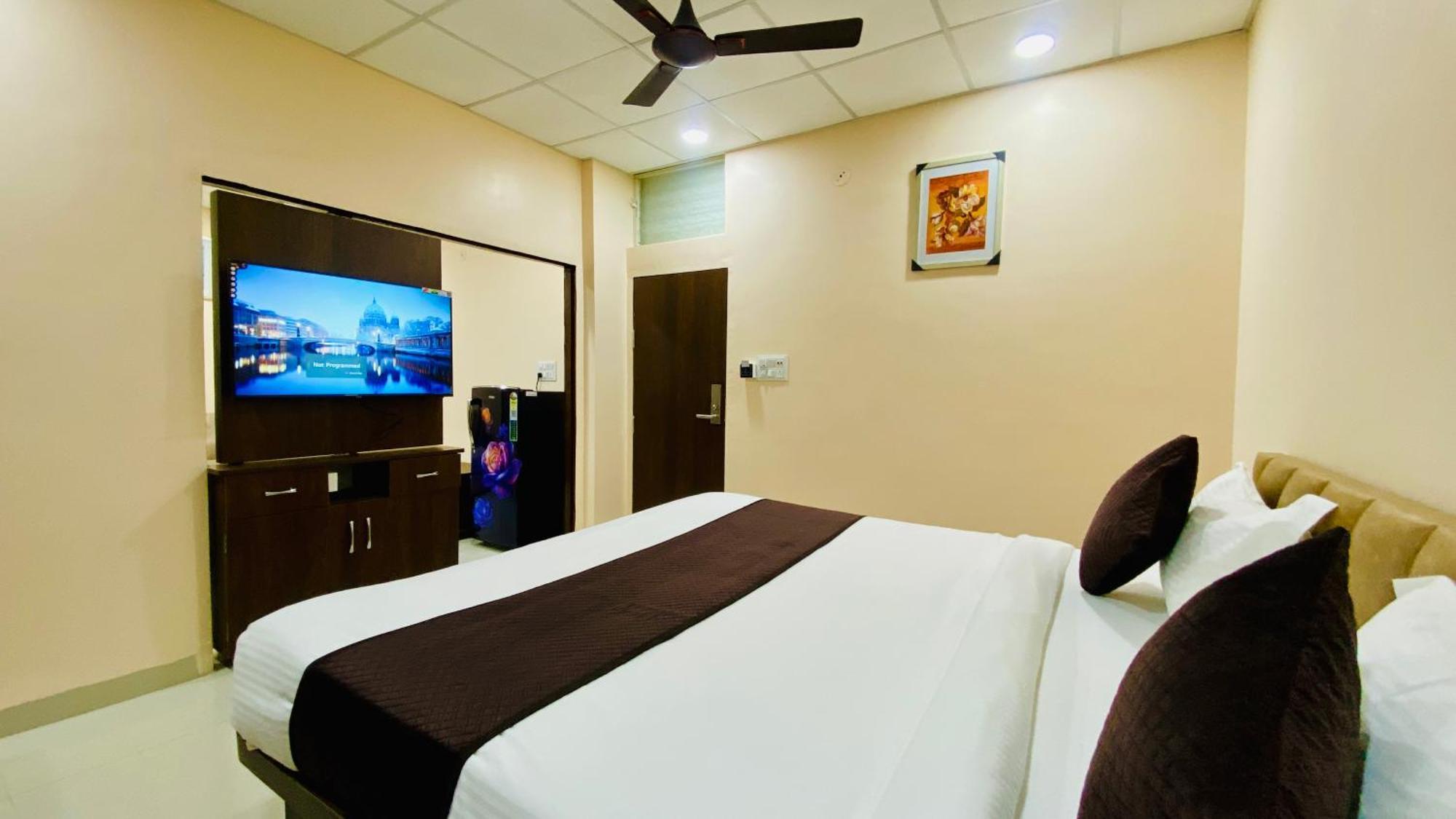 Stay10 B&m Luxury Accomdation Indore