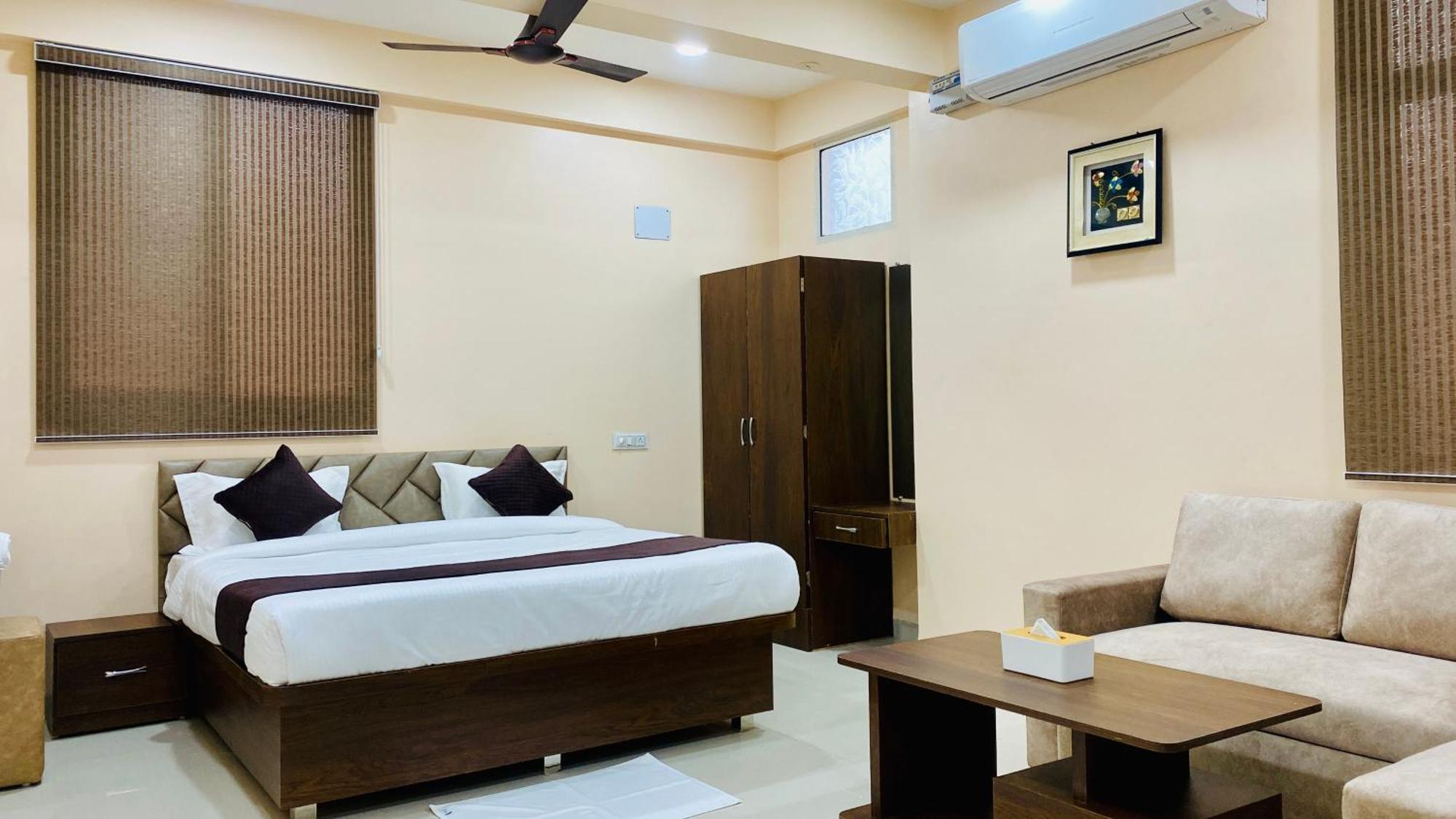 Stay10 B&m Luxury Accomdation Apartment Indore
