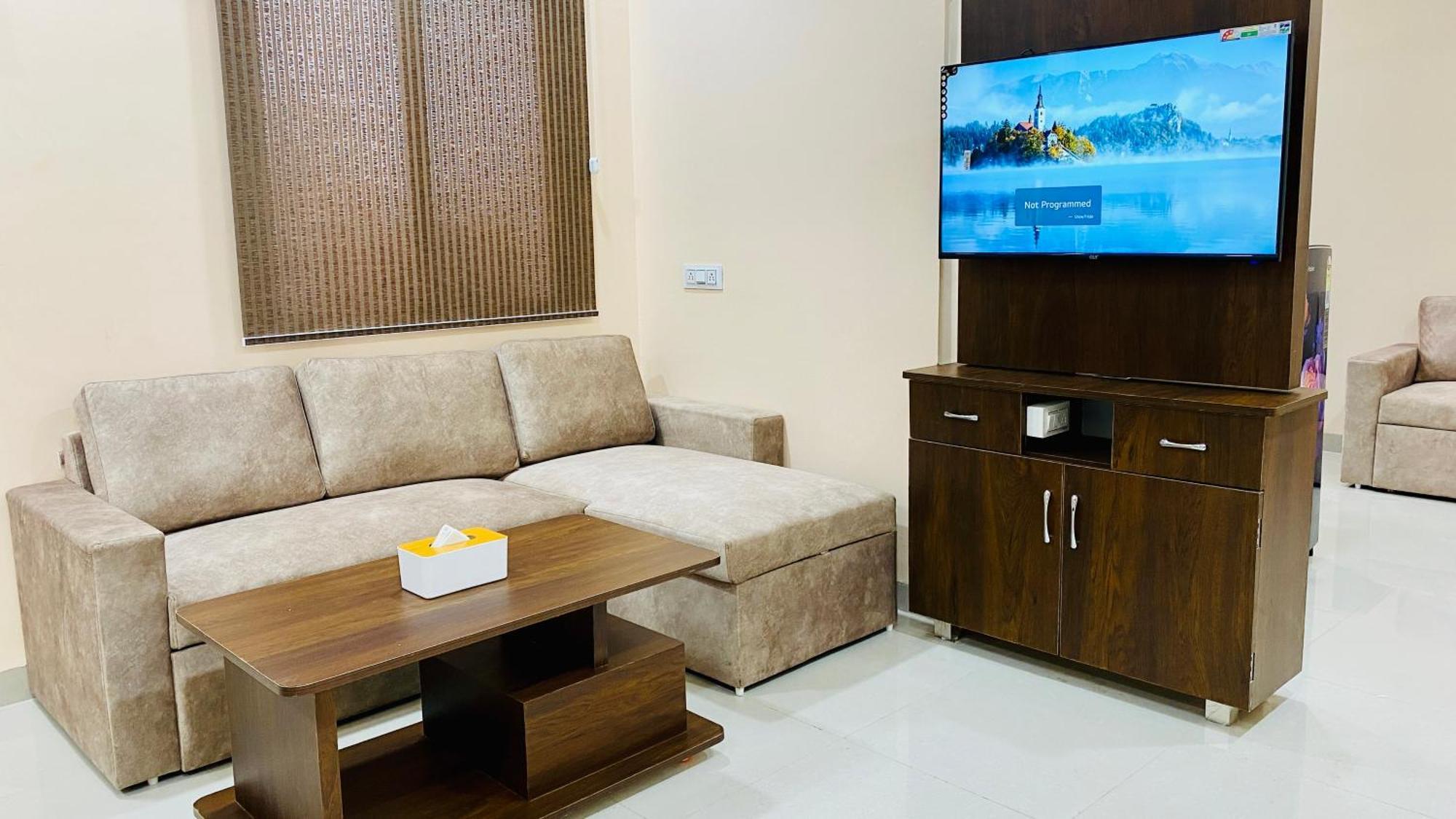 Stay10 B&m Luxury Accomdation Indore
